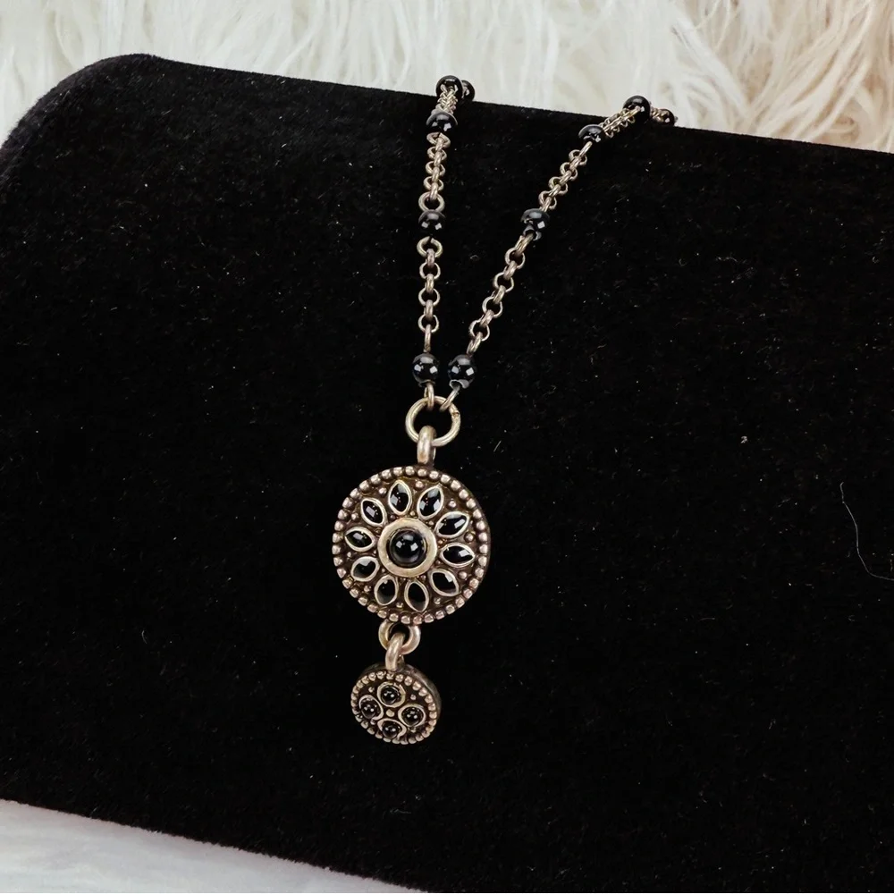 Vintage Black and brasstone Pendant Necklace